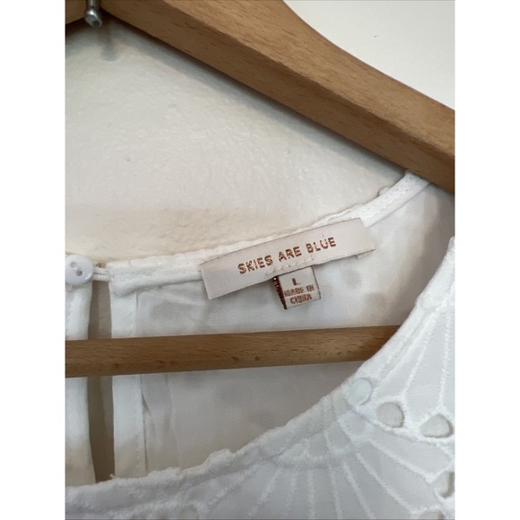 Skies are blue sleeveless top women's white size L eyelet lace seashell Lined - Picture 4 of 7